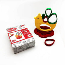 Load image into Gallery viewer, Skola Toys Nesting Hen